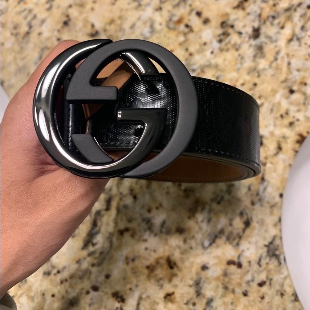 Black Gucci belt